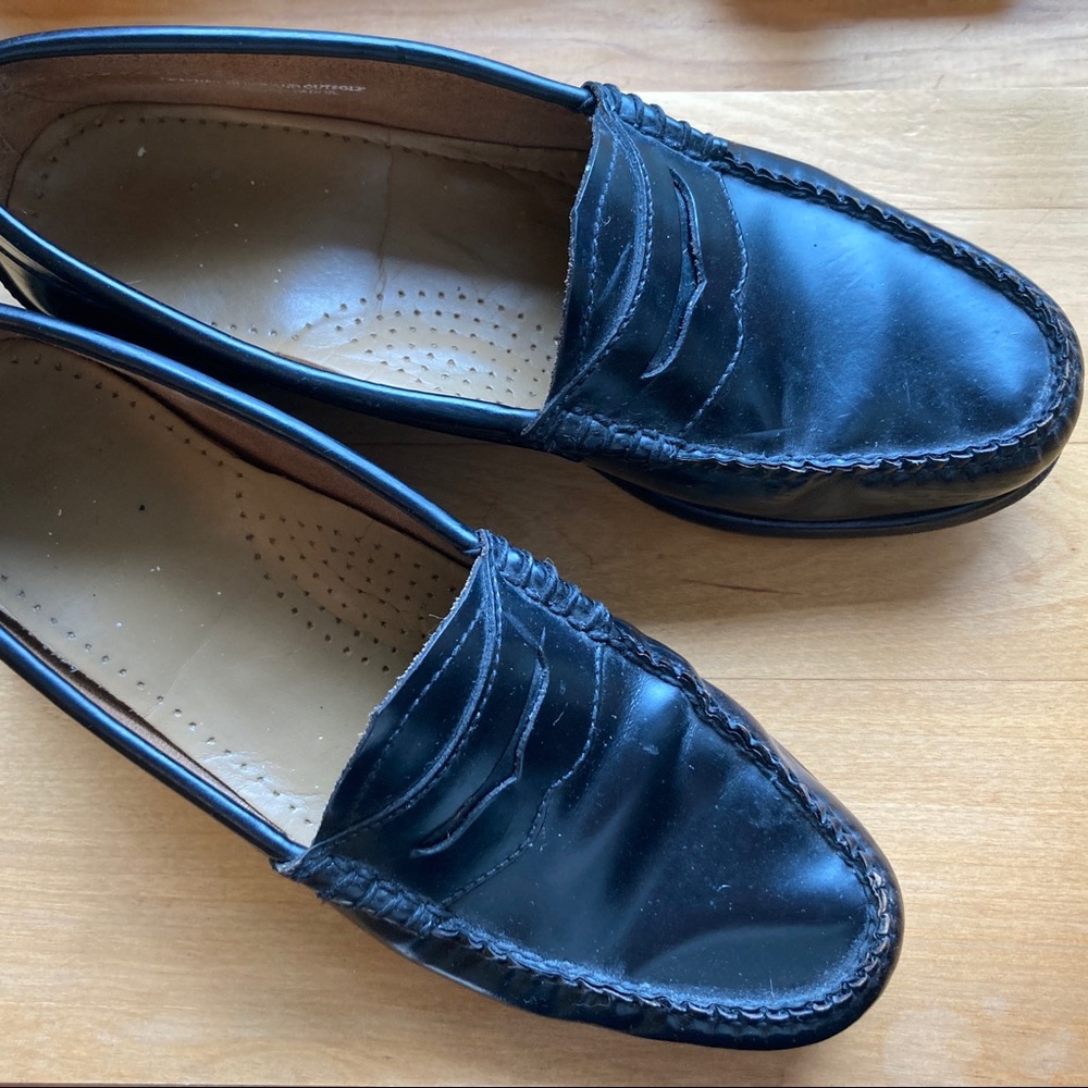 G. H. Bass Weejuns black leather size 7.5